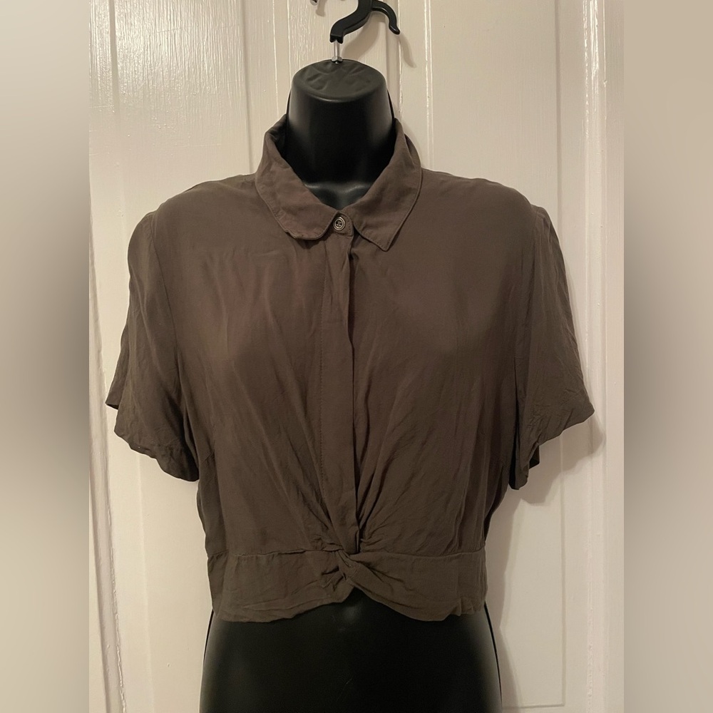 2 for $6 NWOT Wild Fable Cropped Tee